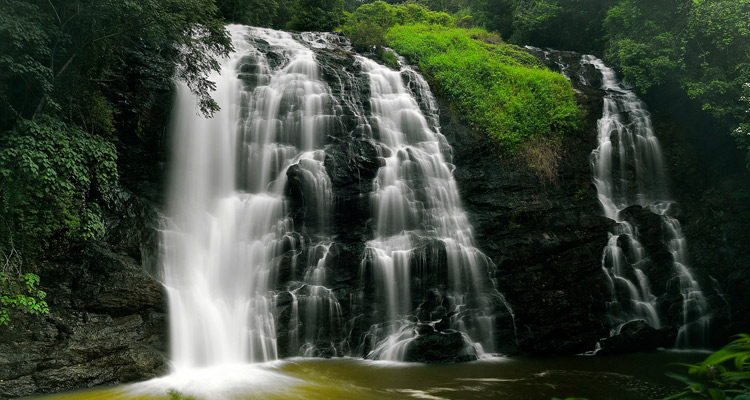 Post monsoon waterflow at Abbey Falls