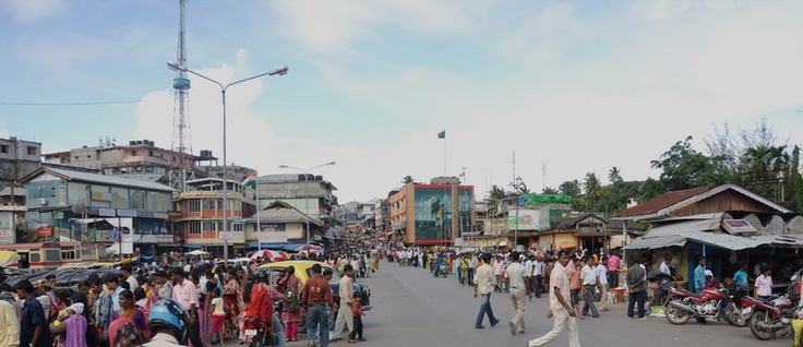 Street view inside Aberdeen Bazaar market lanes