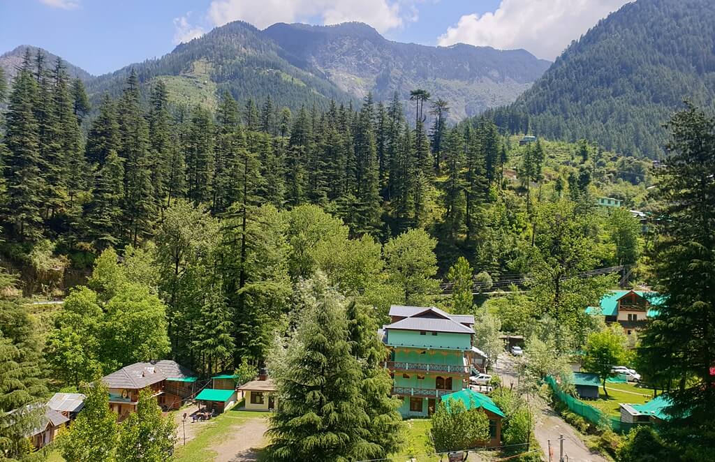 Jibhi Adventure Activities: Trekking, Camping & Riverside Fun