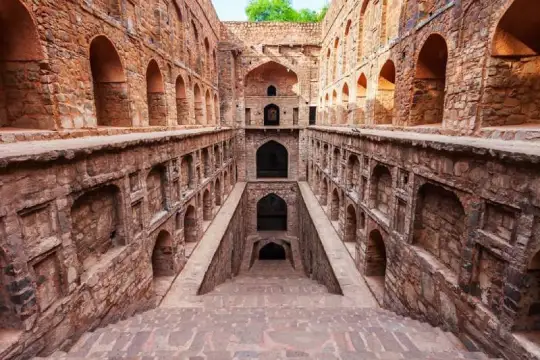 Long descending steps inside Agrasen ki Baoli