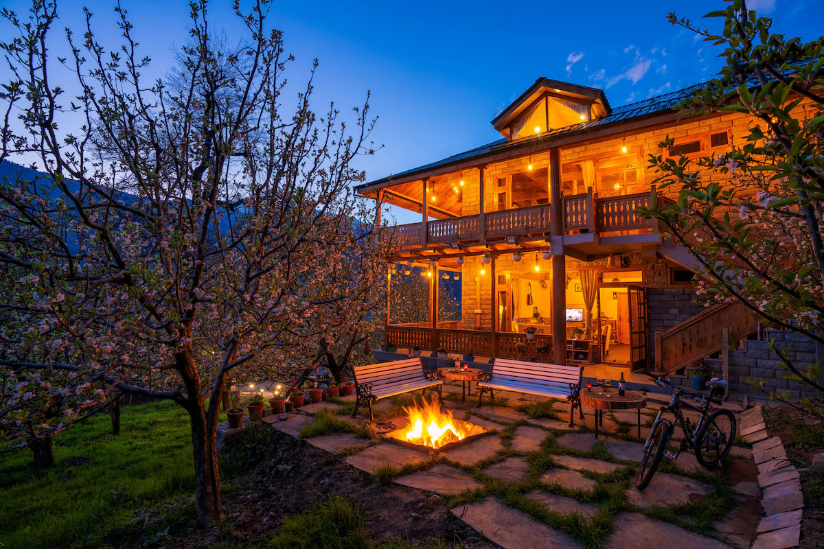 Wooden cottage in Kasol