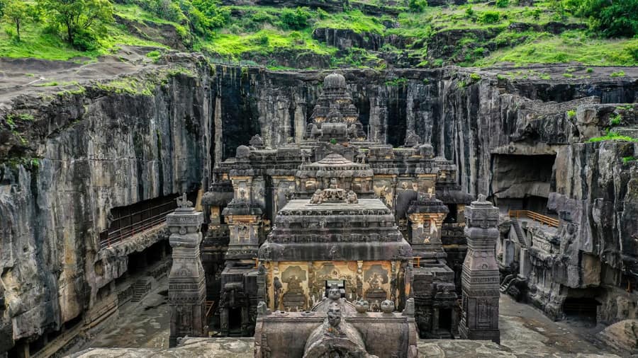 Comparison of Ajanta and Ellora cave architecture