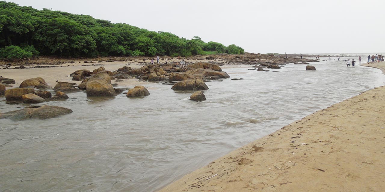 Aksa Beach Mumbai location and approach road