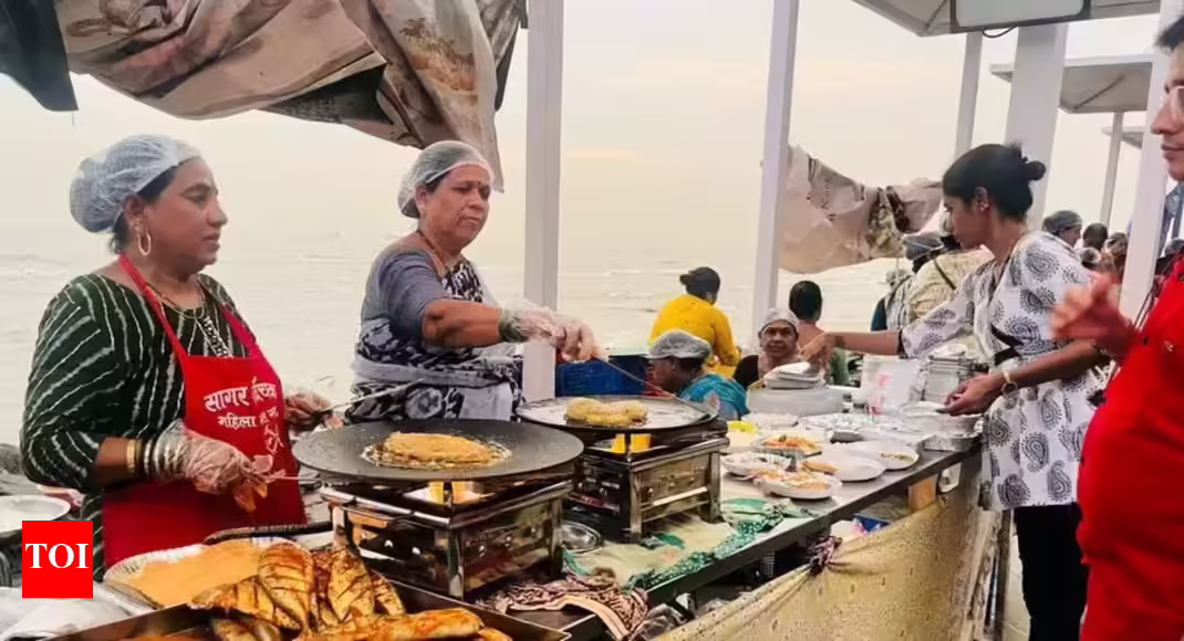 Food stalls and snacks at Aksa Beach Mumbai