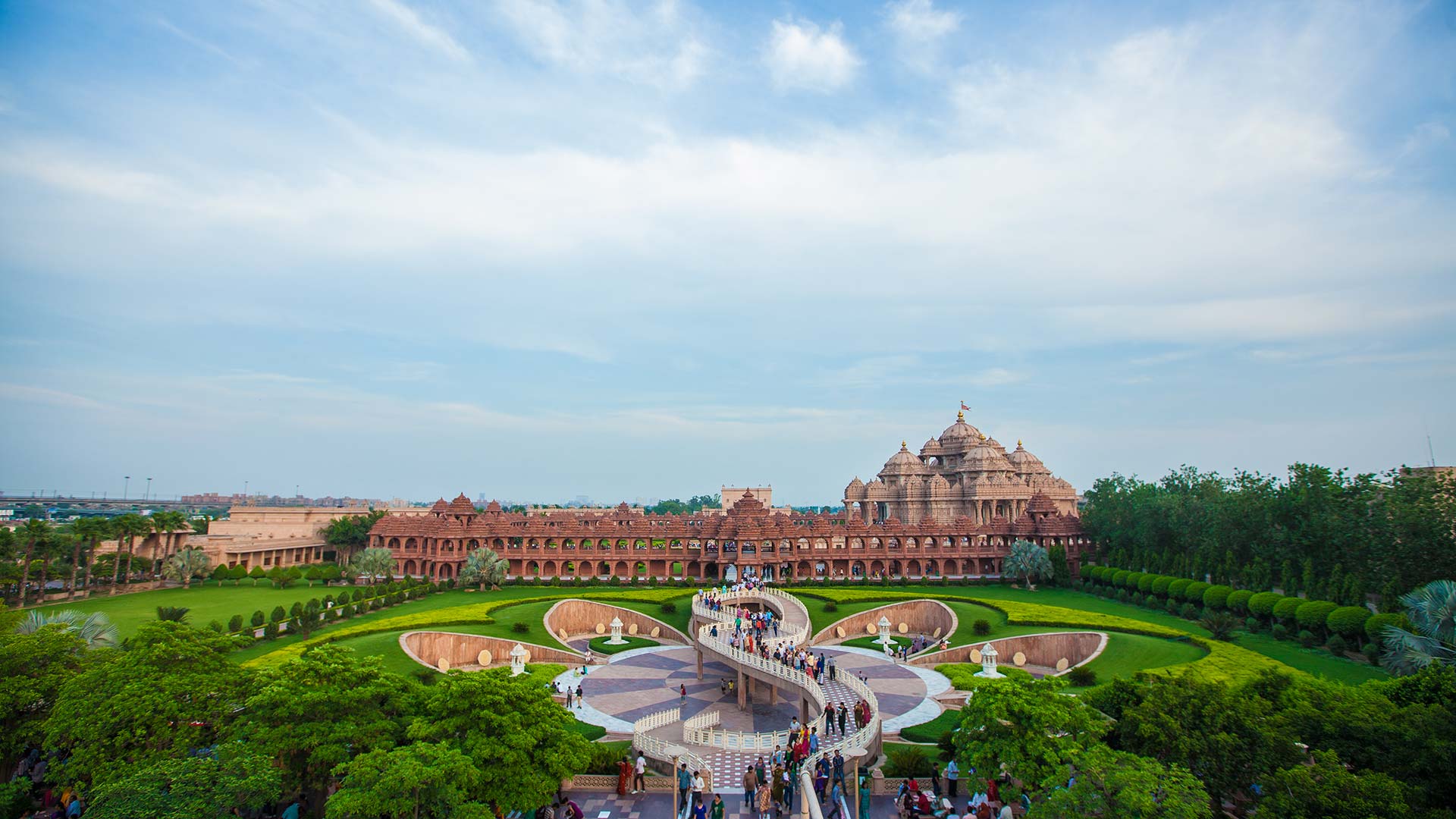 Akshardham Temple Gardens - Beautifully landscaped lawns