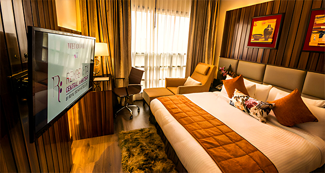 Hotel room with Golden Temple view