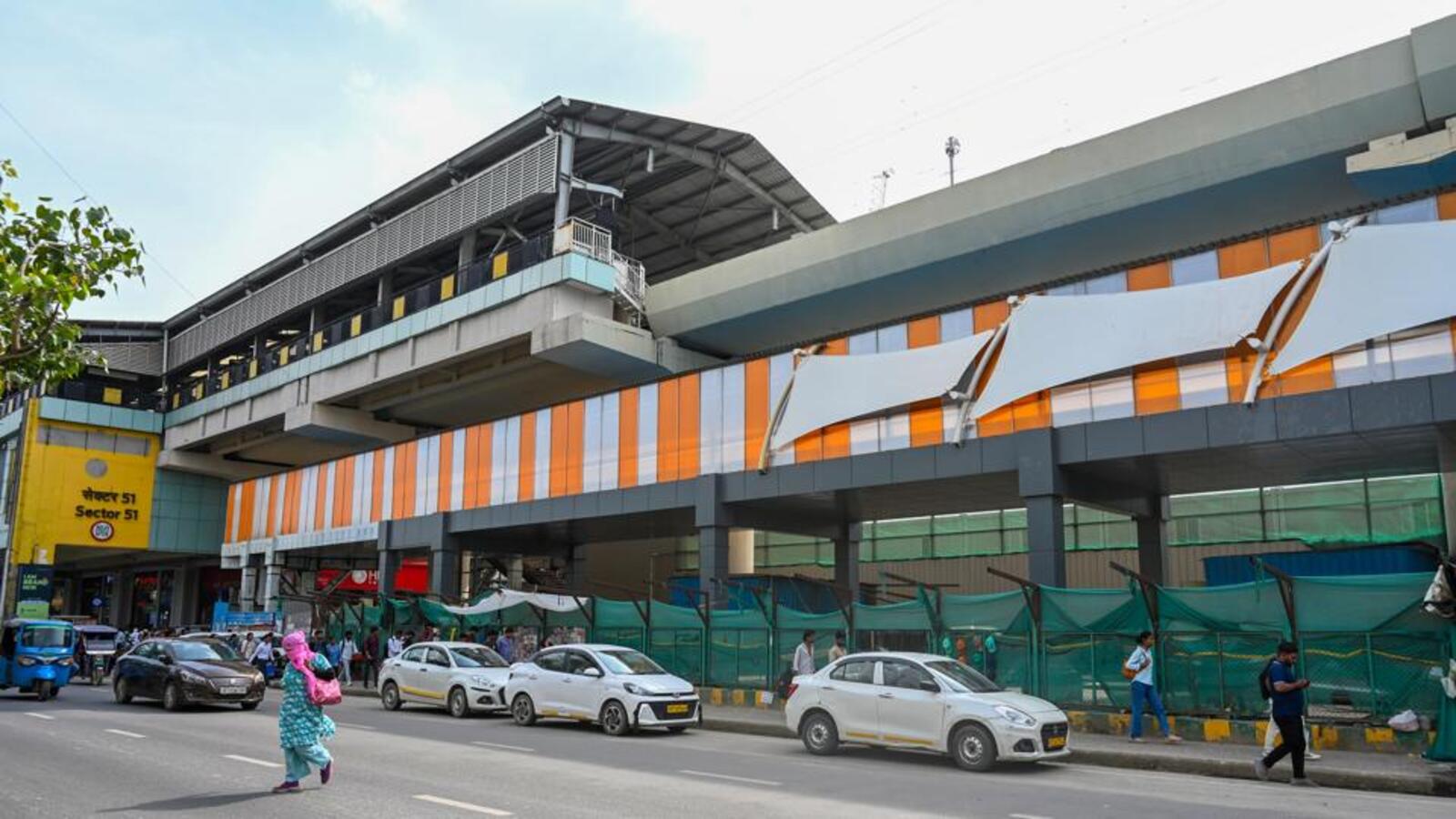 Safety measures and height requirements at Worlds of Wonder Noida