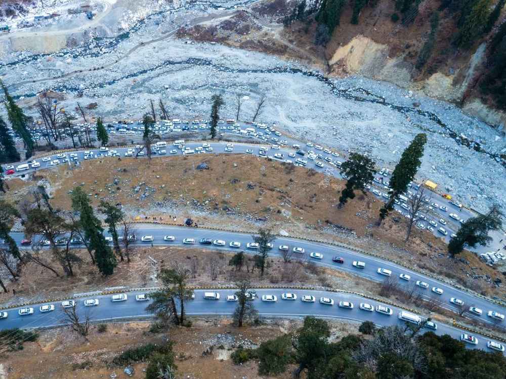 Road route and mountain viewpoints near Atal Tunnel