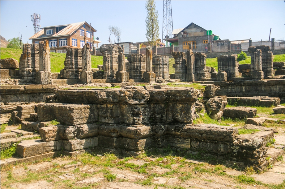 Nearby attractions to visit along with Avantiswami Temple