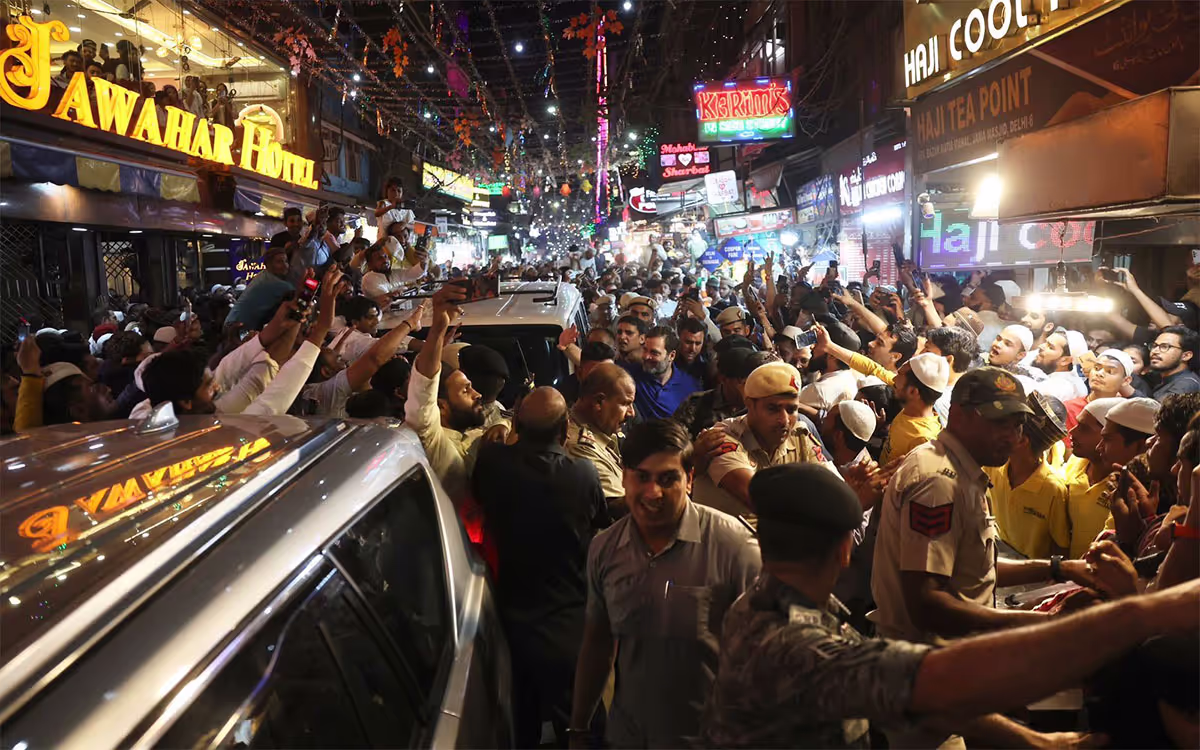 Evening crowd and food activity in Bengali Market Delhi