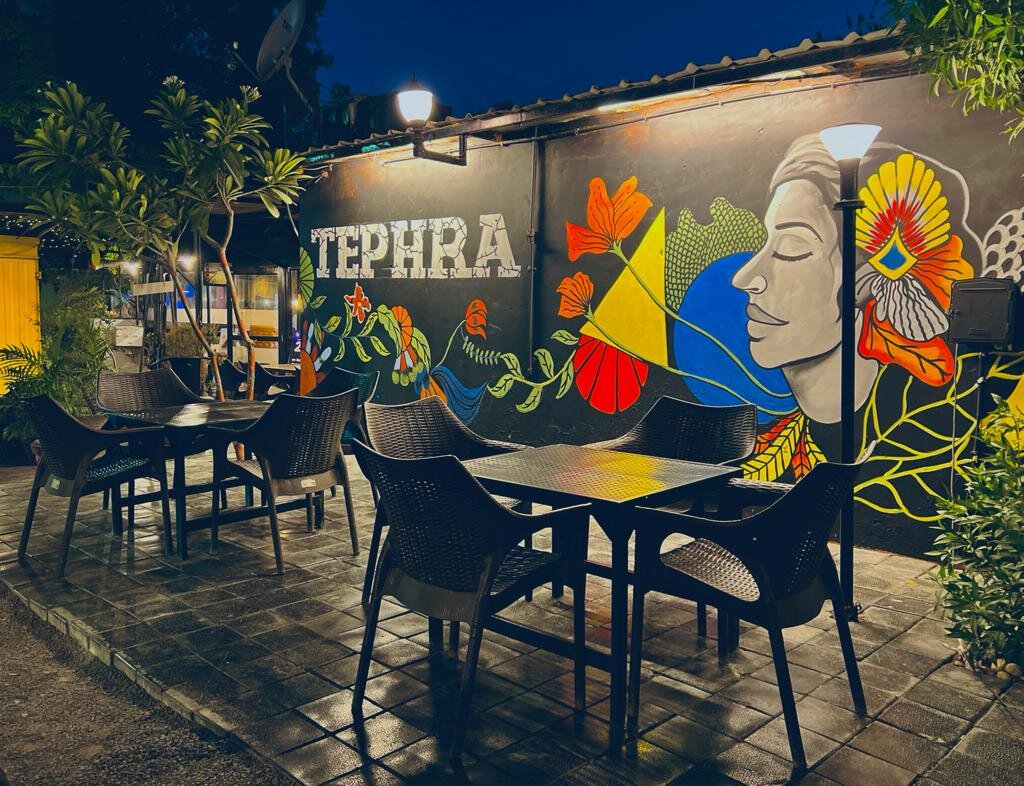 Evening cafe scene in Ahmedabad