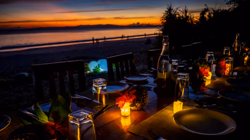 Sunset dining setup at Havelock Island beachside cafe