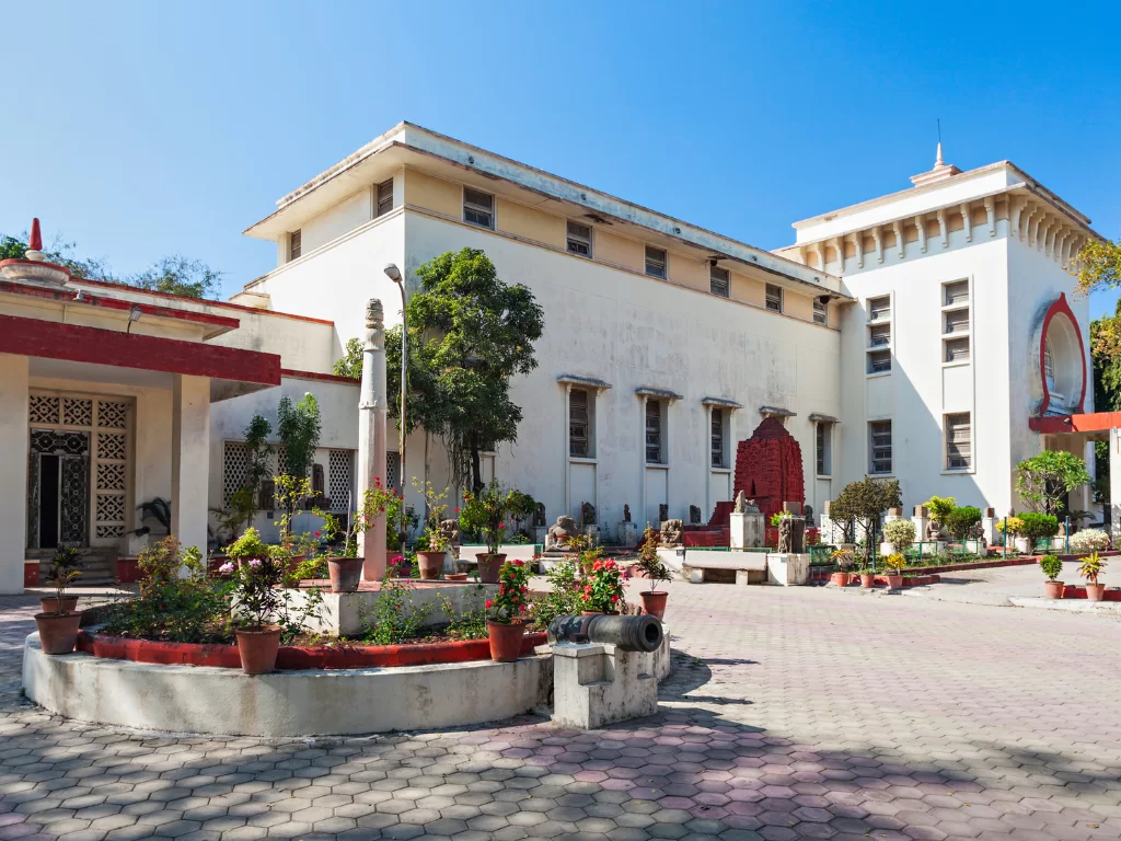 Visitor route and planning tips for Central Museum Indore