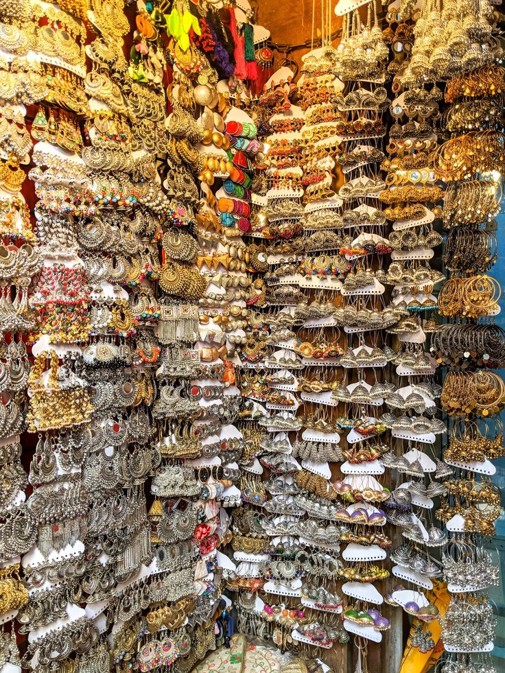 Accessories Stall Colaba Causeway