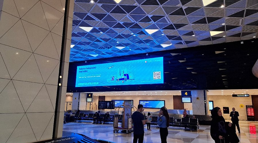 Boarding gate preparation for international flight