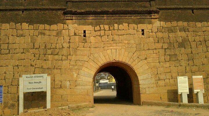 Inside lanes and heritage structures within Devanahalli Fort area