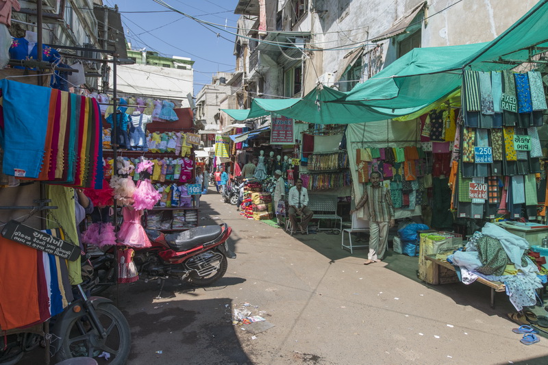 Busy streets of Dhalgarwad Market
