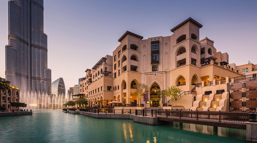 View of Dubai Fountain from Souk Al Bahar restaurant terrace