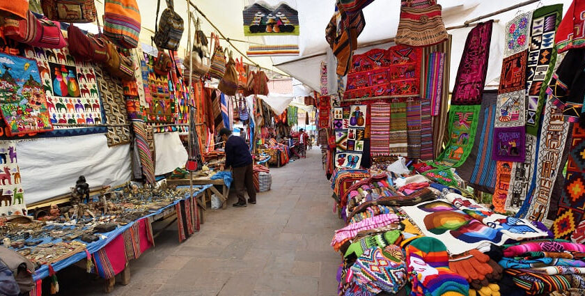 Fashion Street Mumbai: Price Range, Bargaining & Best Time