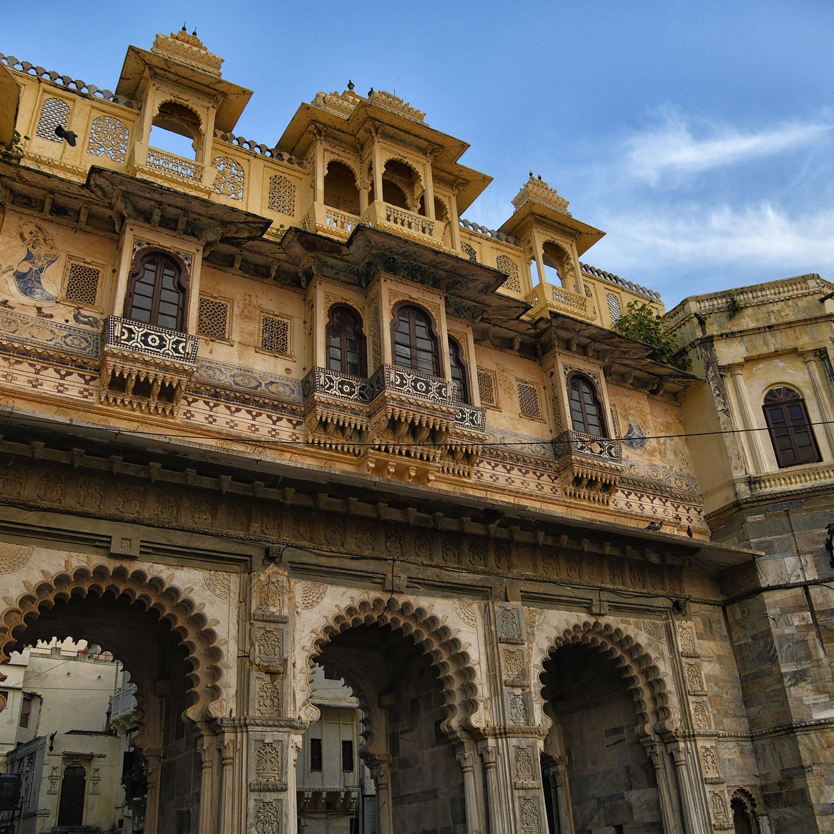 Arched structure near Gangaur Ghat
