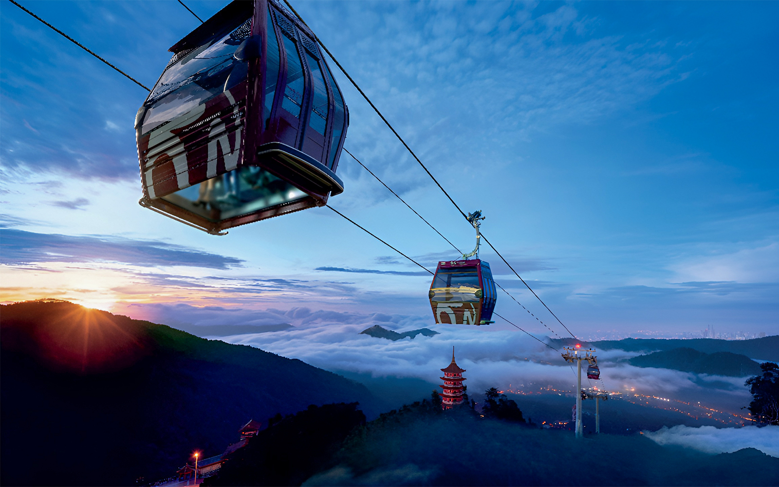 Glass floor gondola Awana Skyway