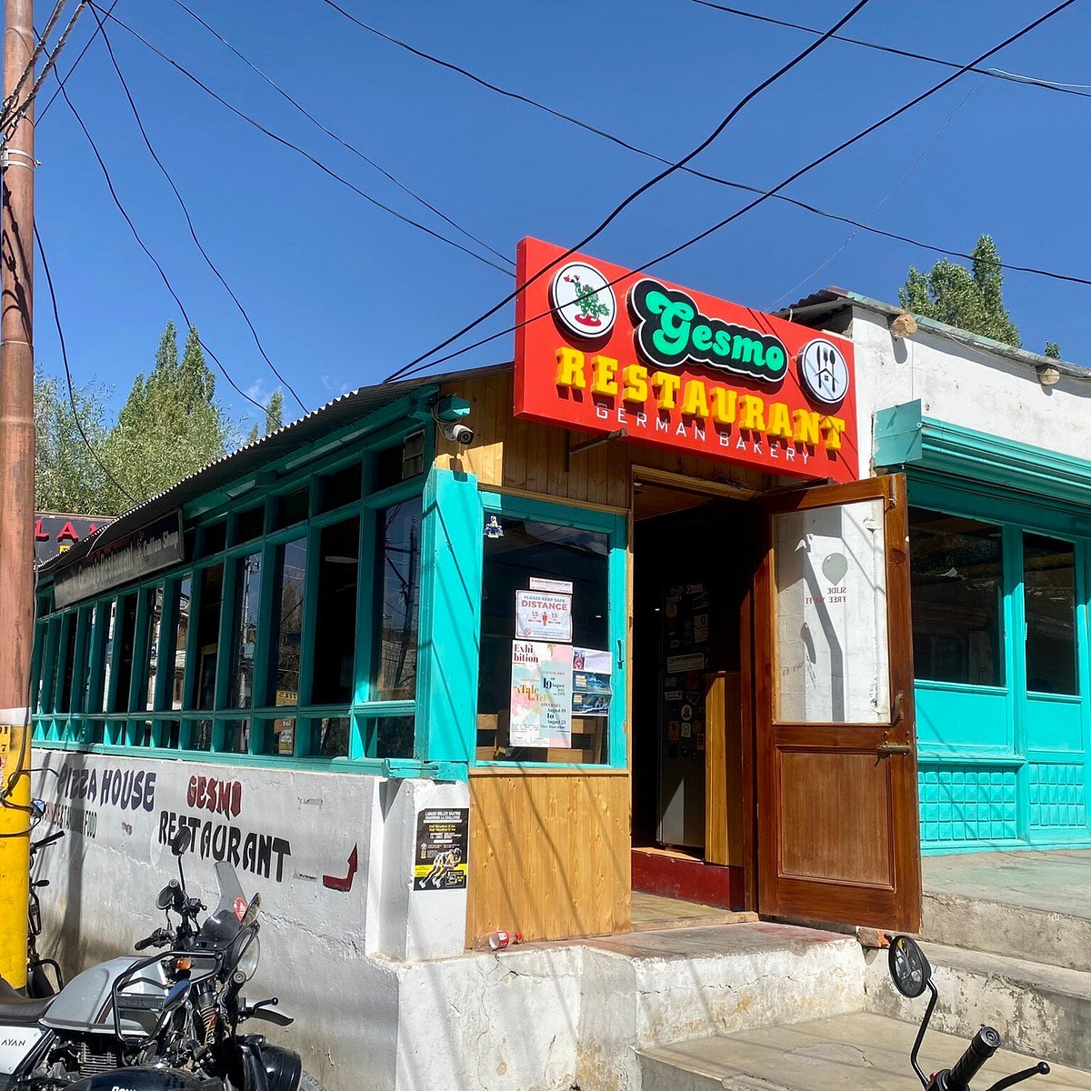 Bakery and menu counter at Gesmo Leh