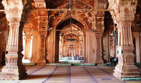 Arch and ornamental detail at Gohar Mahal