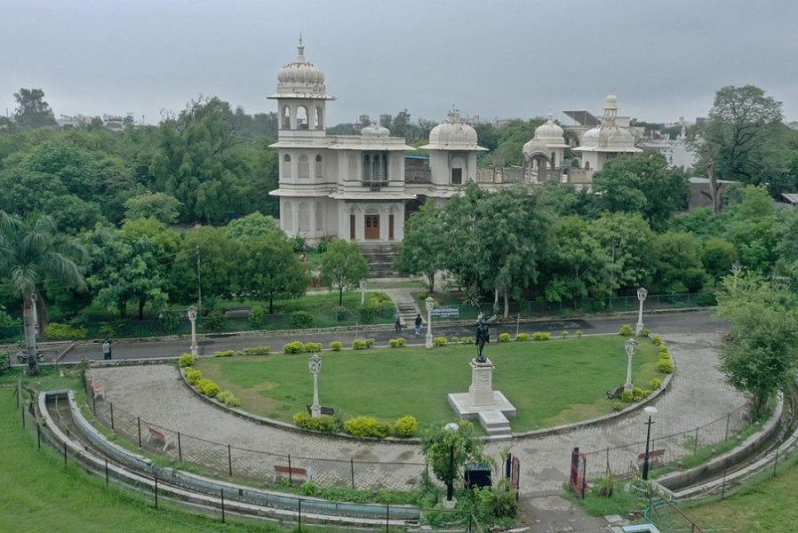 Garden pathways inside Gulab Bagh Udaipur