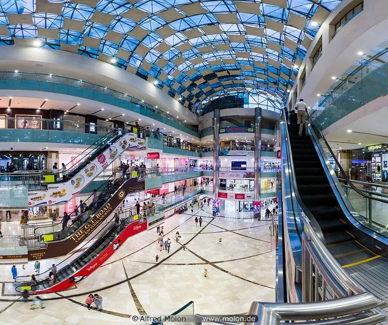 Best malls and shopping routes in Gurgaon