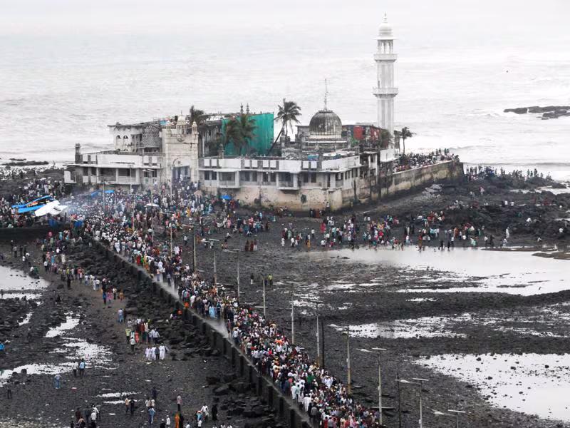 Causeway pathway to Haji Ali Dargah with sea on both sides
