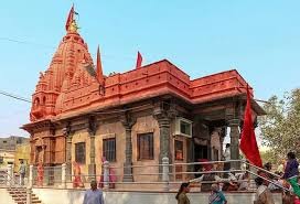 Harsiddhi Temple entrance and deep-stambh structures in Ujjain