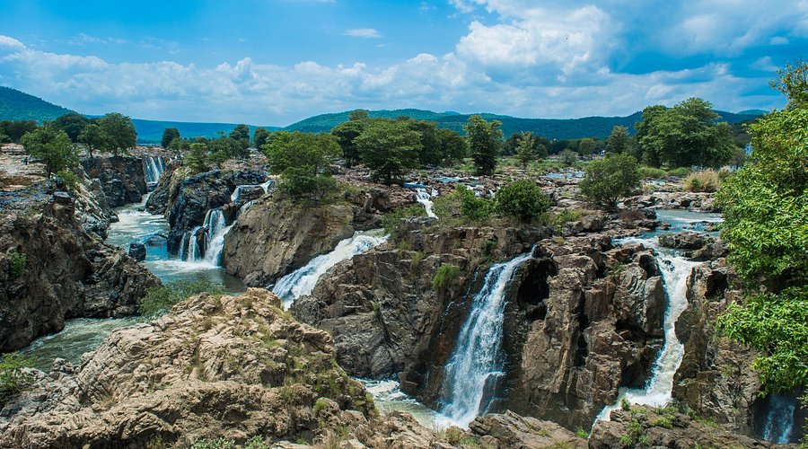 Early morning at Hogenakkal Falls