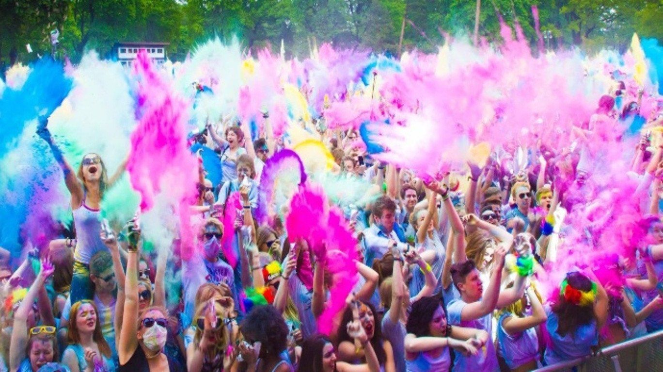 Farmhouse Holi event setup in Gurgaon