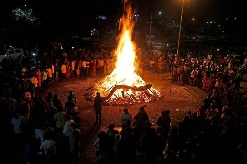 Kama Dahanam bonfire ceremony in South India
