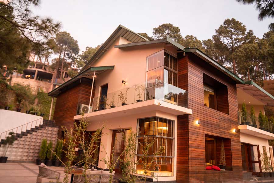 Kasauli hillside cottage homestay exterior