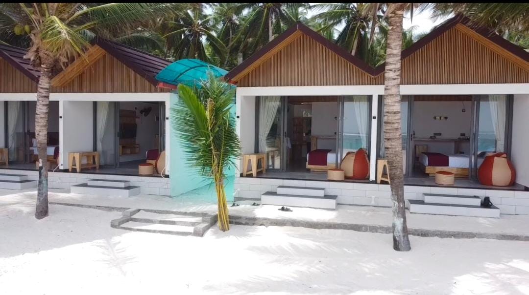 Agatti Island cottage and sunset view