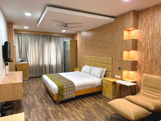 Budget versus premium hotel planning in Madurai