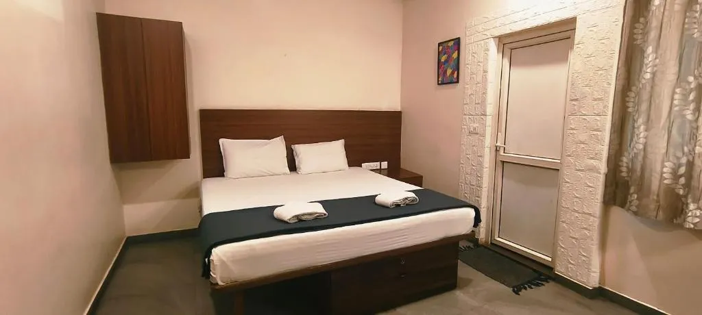 Family and solo traveler stay planning in Madurai