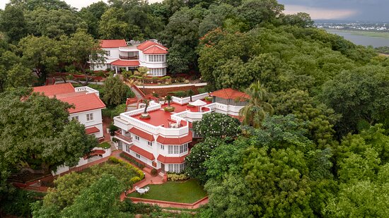 Hotel stay options in Madurai near city attractions