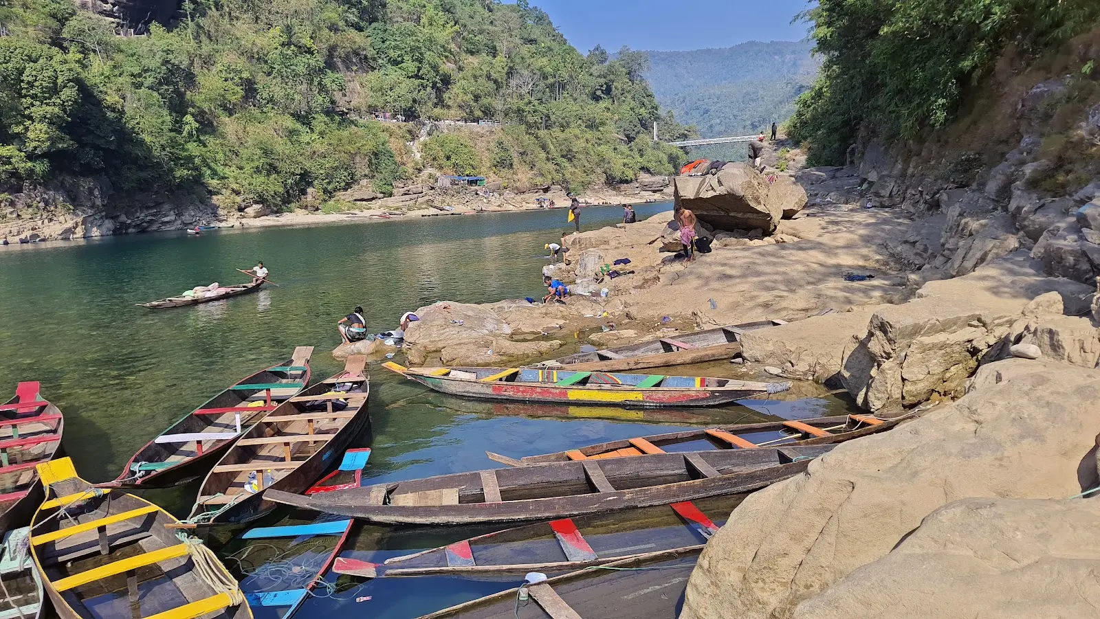 Arrival area near Dawki riverfront
