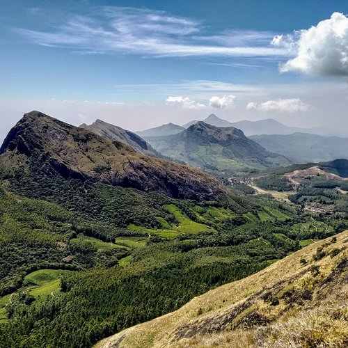 Hills surrounding Idukki Arch Dam reservoir