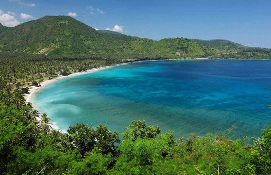 Pristine white sand beach at Gili Islands