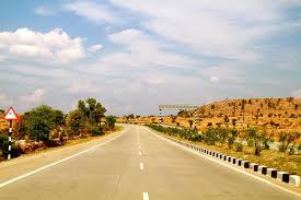 Highway route from Jaipur to Pushkar with Rajasthan landscape