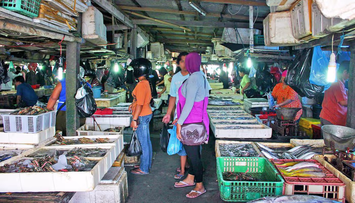 Morning seafood market atmosphere near Jimbaran and Kedonganan