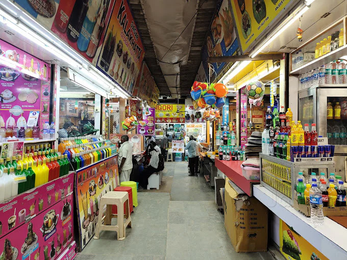 Street food stalls at Juhu Chowpatty