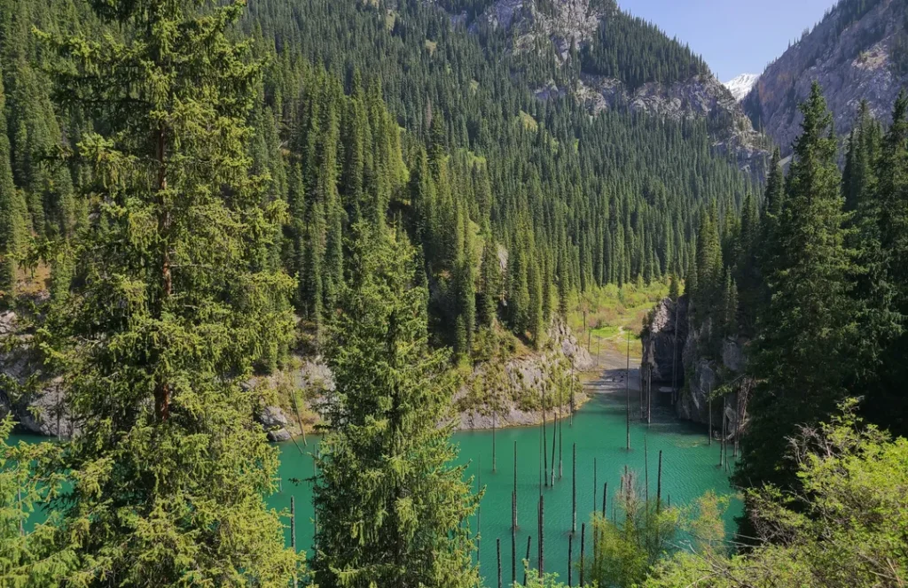 Mountain route and viewpoint near Kaindy Lake