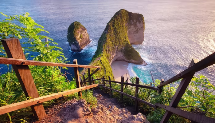 Kelingking Beach Nusa Penida cliff viewpoint and coastal panorama