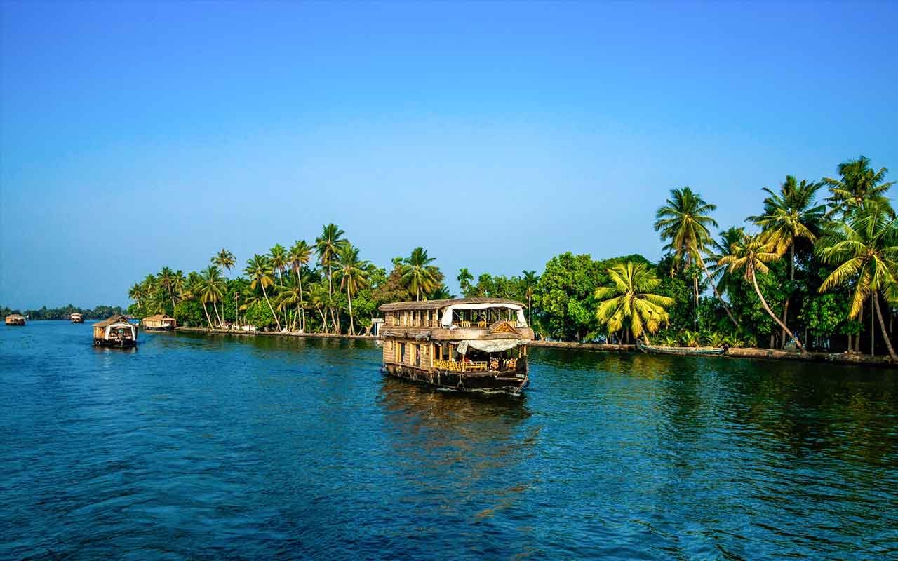 Map showing Kerala backwaters network and major destinations