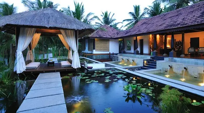 Luxury resort in Kovalam with infinity pool overlooking the sea