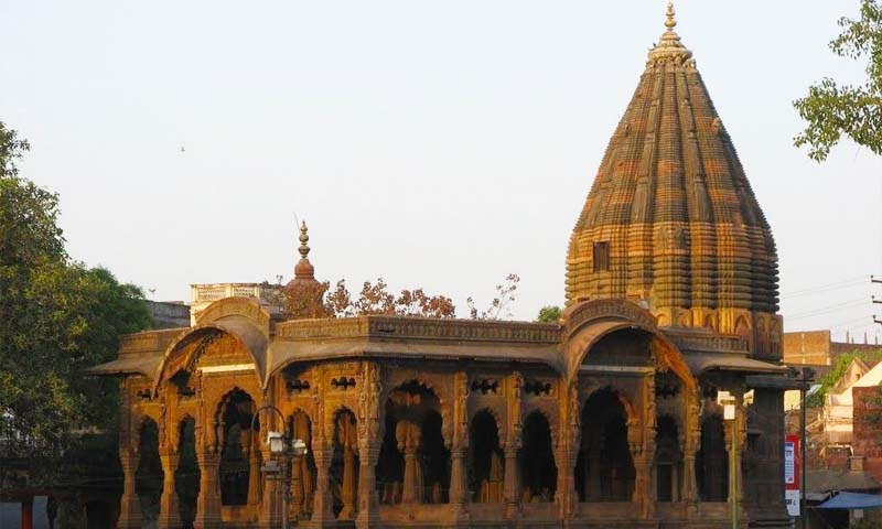 Carved pillars and domed architecture at Krishnapura Chhatris Indore